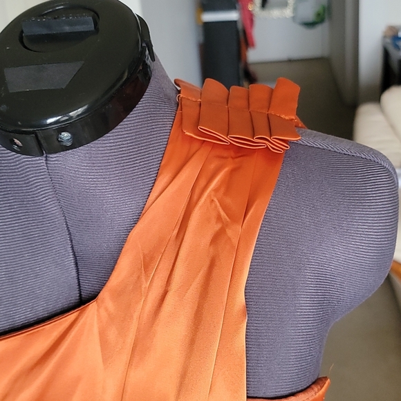 Pants and crop top - Picture 6 of 7